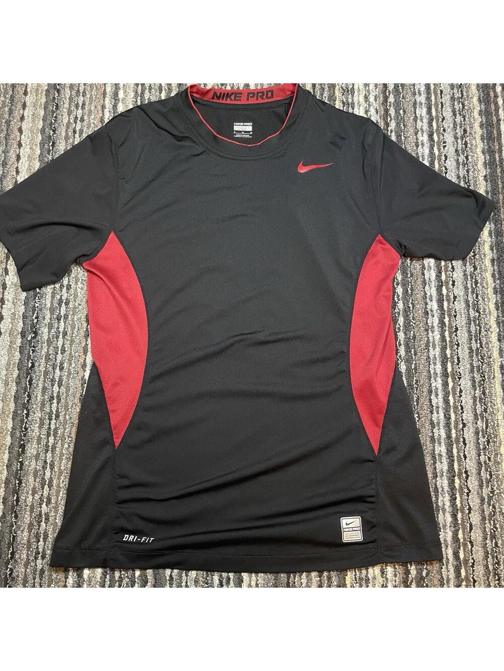 Nike Pro Size Medium Black/Red Fitted T Shirt Short Sleeve Workout Tee
